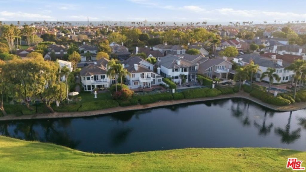 19382 Woodlands Drive, Huntington Beach CA 92648 - Photo 49
