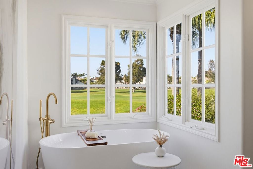 19382 Woodlands Drive, Huntington Beach CA 92648 - Photo 32