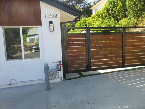 Photo of 11423 Amigo Avenue, Porter Ranch, CA 91326 (MLS # SR26220085)