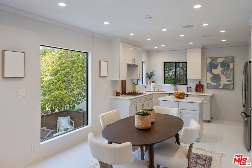 Photo of 386 Entrada Drive, Santa Monica, CA 90402 (MLS # 25500649)