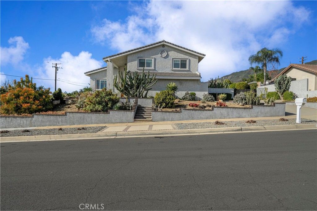Photo of 5086 Via Serena, Alta Loma, CA 91701 (MLS # CV26009210)