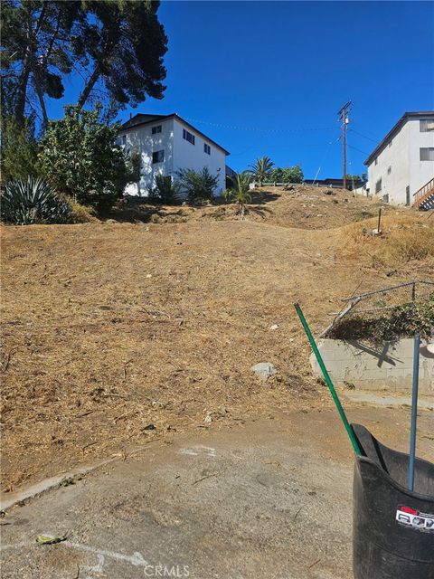 Photo of 3901 Snow Drive, Los Angeles, CA 90063 (MLS # SR25080921) Photo of 3901 Snow Drive, Los Angeles, CA 90063 (MLS # SR25080921)