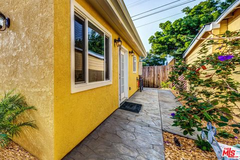 Photo of 4333 Westlawn Avenue, Los Angeles, CA 90066 (MLS # 26834429)
