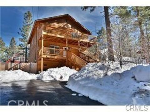 Photo of 879 Spruce Ln, Sugarloaf, CA 92386 (MLS # SW26005397)