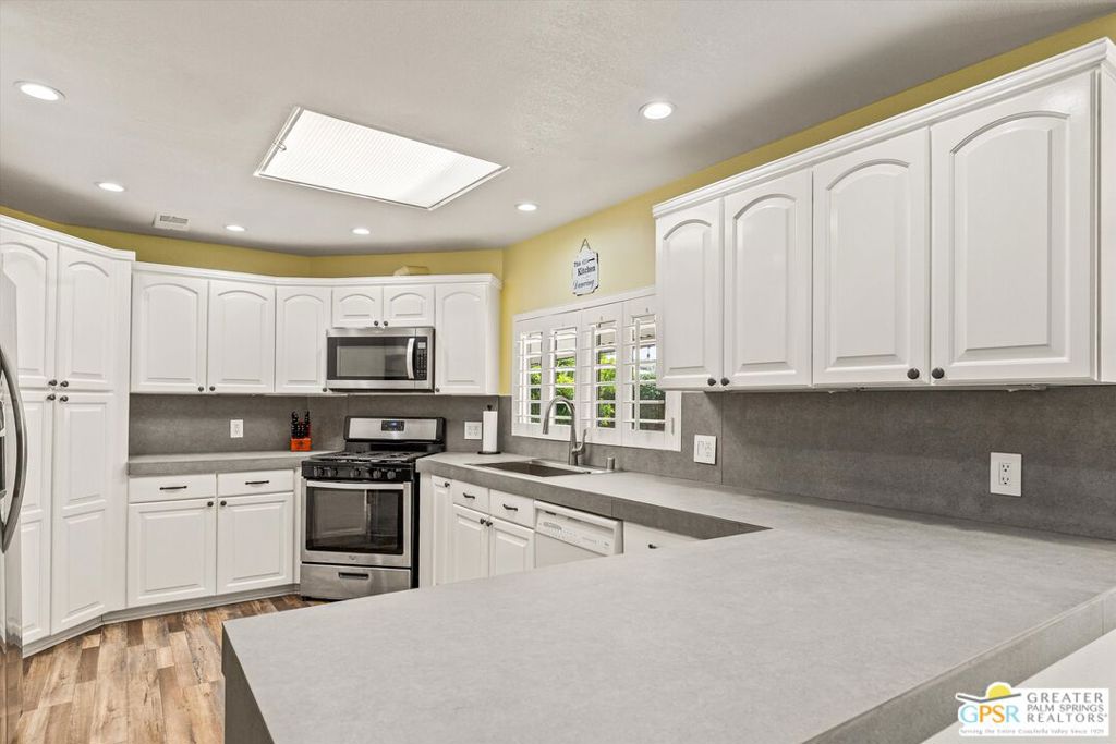 Date Palm Country Cl - Manufactured In Park