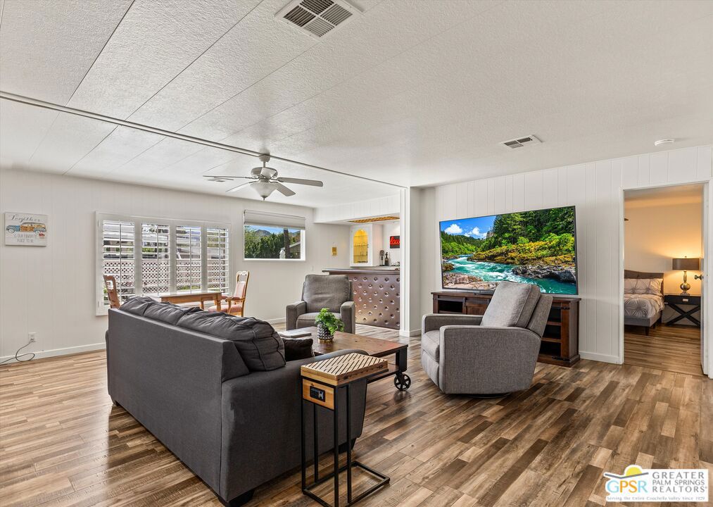 Date Palm Country Cl - Manufactured In Park