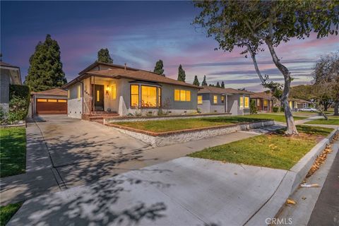 Photo of 5635 Dunrobin Ave, Lakewood, CA 90713 (MLS # PW26075349)