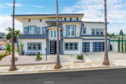 Photo of 7702 Alberta Dr, Huntington Beach, CA 92648 (MLS # OC25229343)