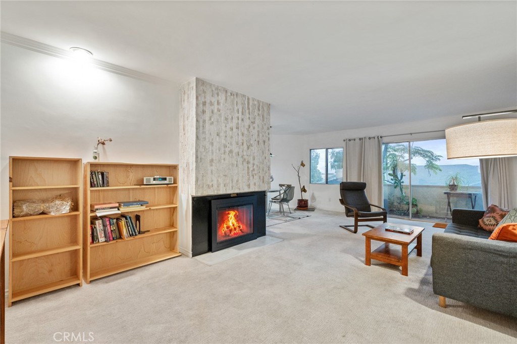 2345 Roscomare Road 302