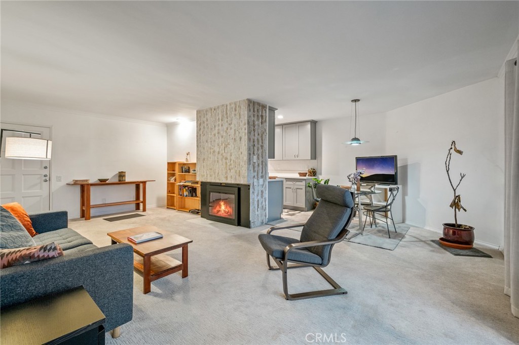 2345 Roscomare Road 302