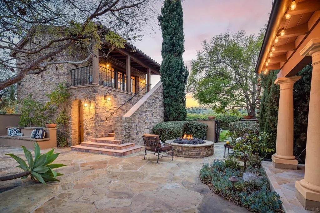 San Diego, California 92127, United States, 8 Bedrooms Bedrooms, ,8 BathroomsBathrooms,Residential,Active,207787