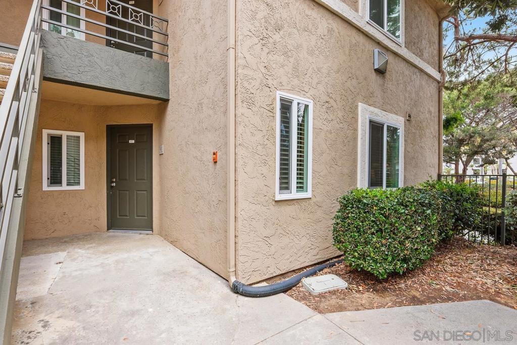 7565 Charmant Dr DR 417, San Diego CA 92122
