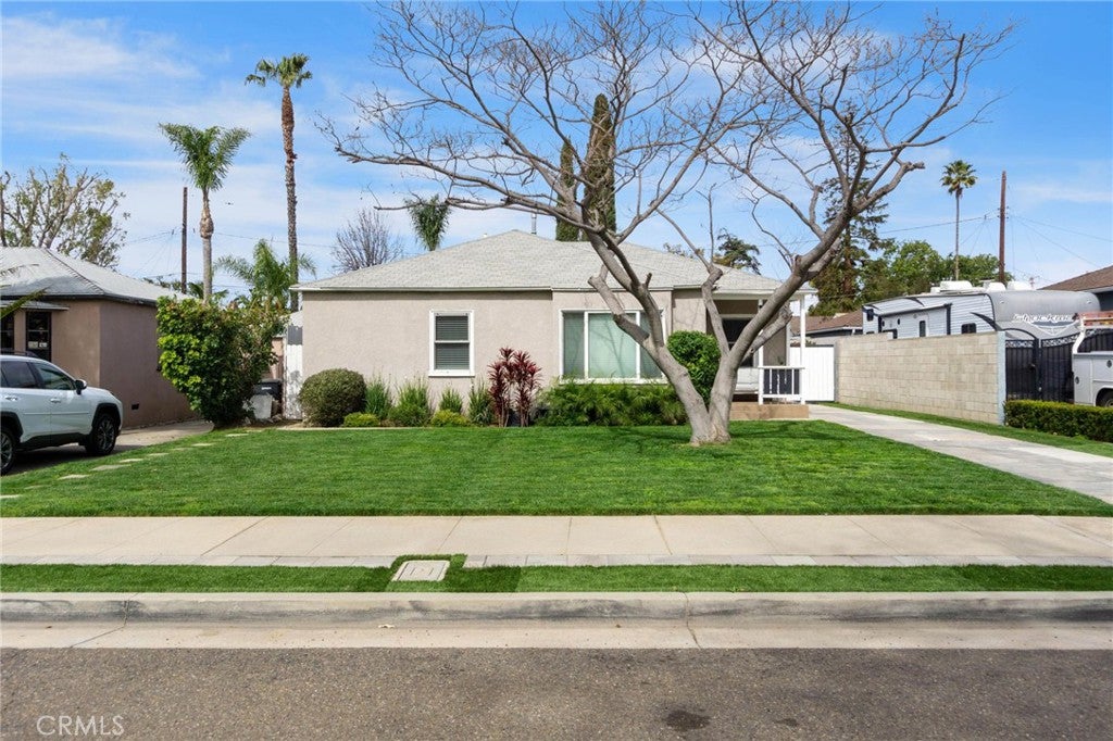 1127 Acacia