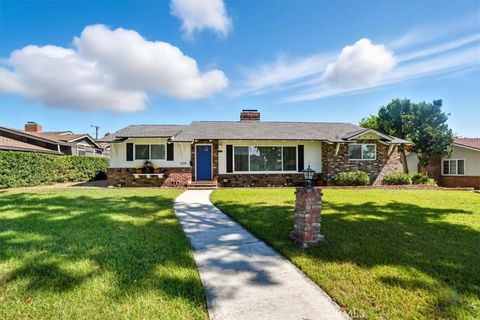 Photo of 1234 N Laurel Ave, Upland, CA 91786 (MLS # CV25233624)