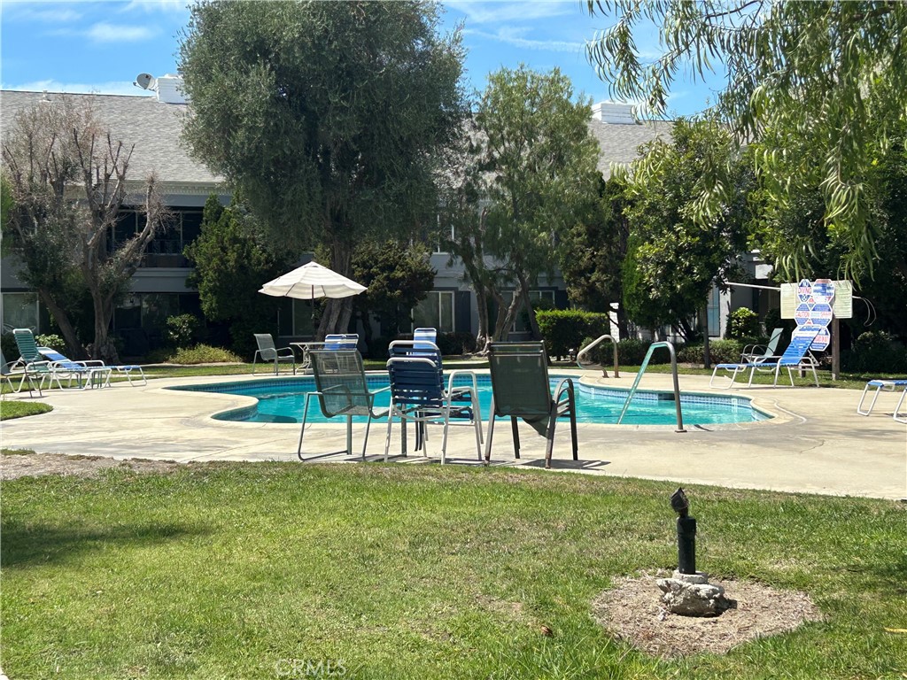 1641 S Pomona Avenue D40