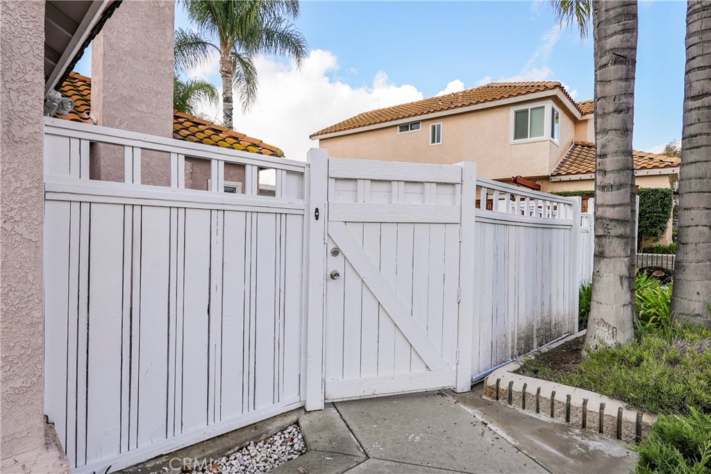 24385 Via Las Junitas