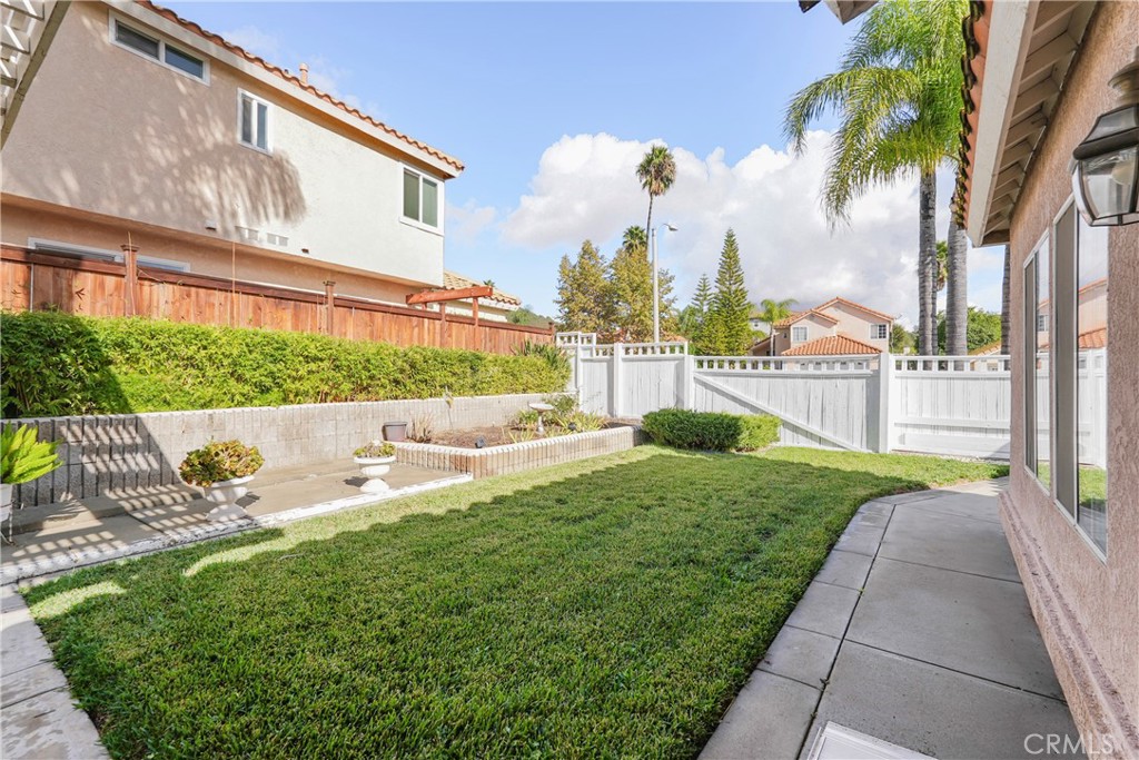 24385 Via Las Junitas