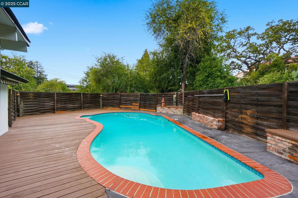 WALNUT HEIGHTS - Residential