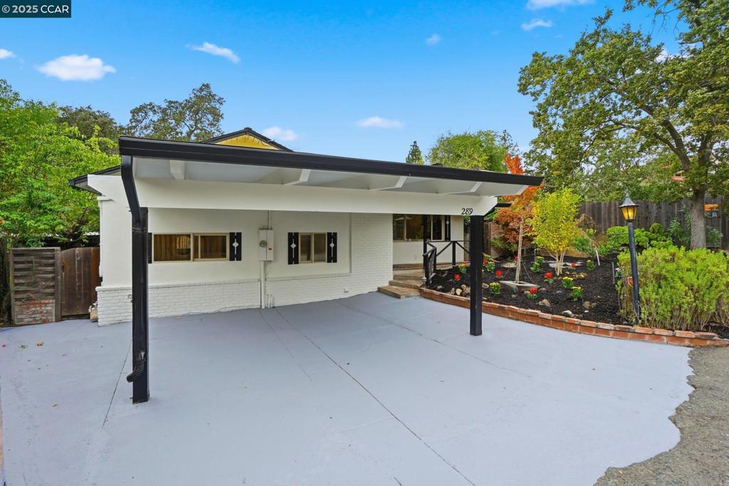 WALNUT HEIGHTS - Residential