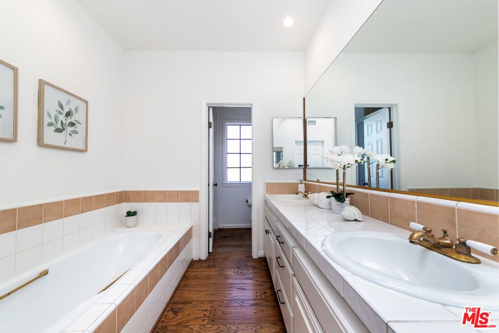 Photo of 1138 21st Street #2, Santa Monica, CA 90403 (MLS # 26742723)