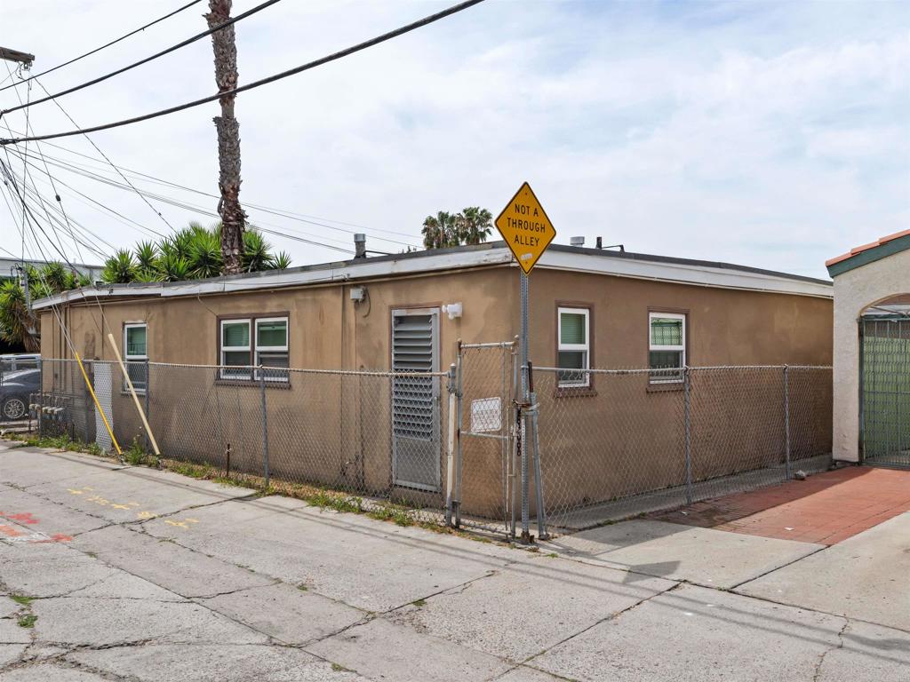 4669 Felton Street