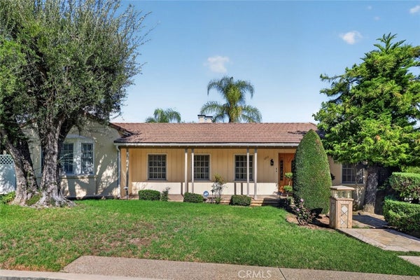 1233 IMPERIAL DR, GLENDALE, CA 91207 - Image ec6d618cceec8294017e18bb2ff95262/555480321