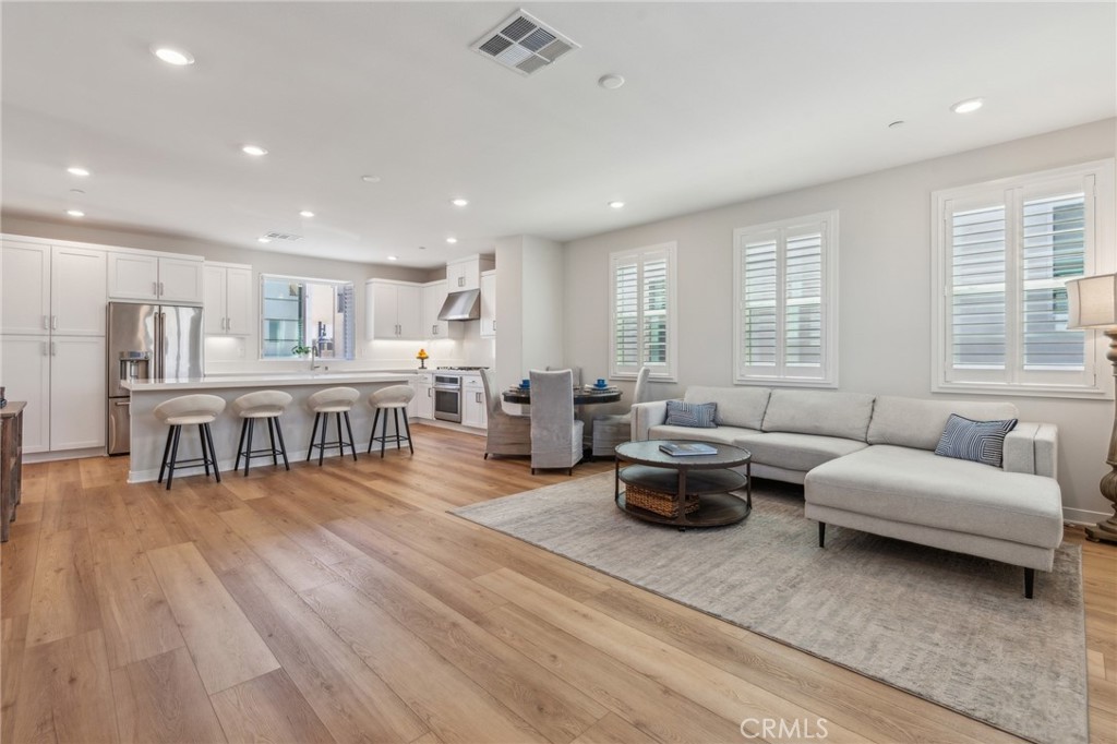 25 Splendor Way