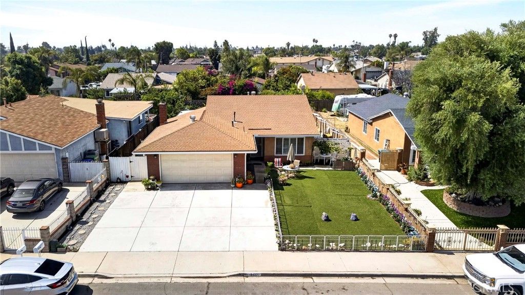 Photo of 24371 Saint James Drive, Moreno Valley, CA 92553 (MLS # AR26116917)