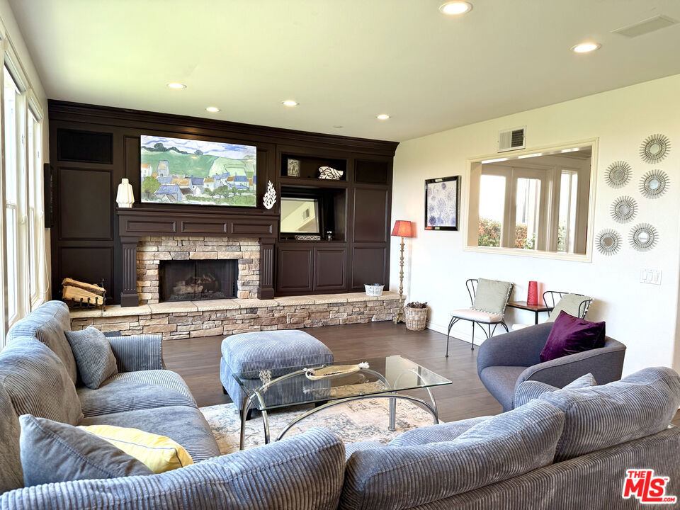 Tesoro - Residential Lease