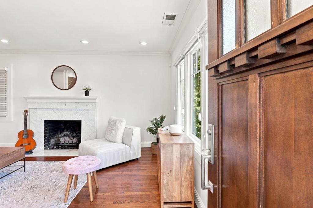 740 Alameda De Las Pulgas