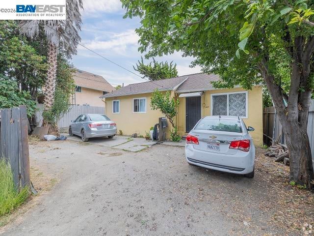 1832 Fruitvale Ave