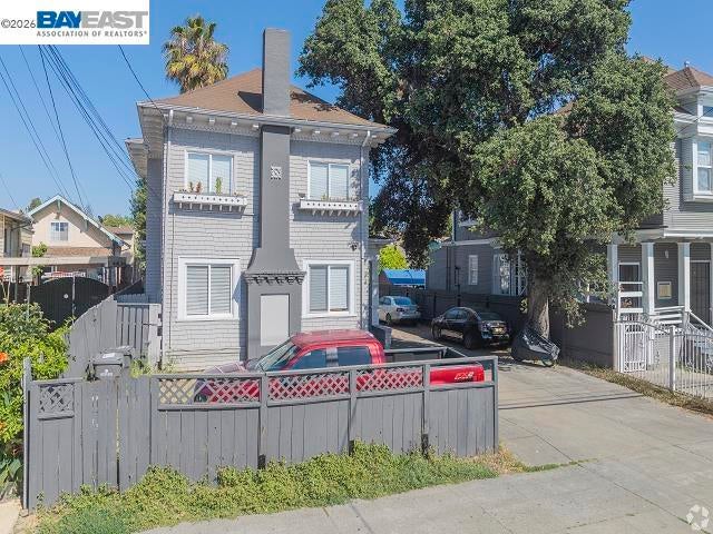 1832 Fruitvale Ave