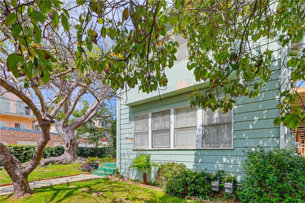 624 W 26th