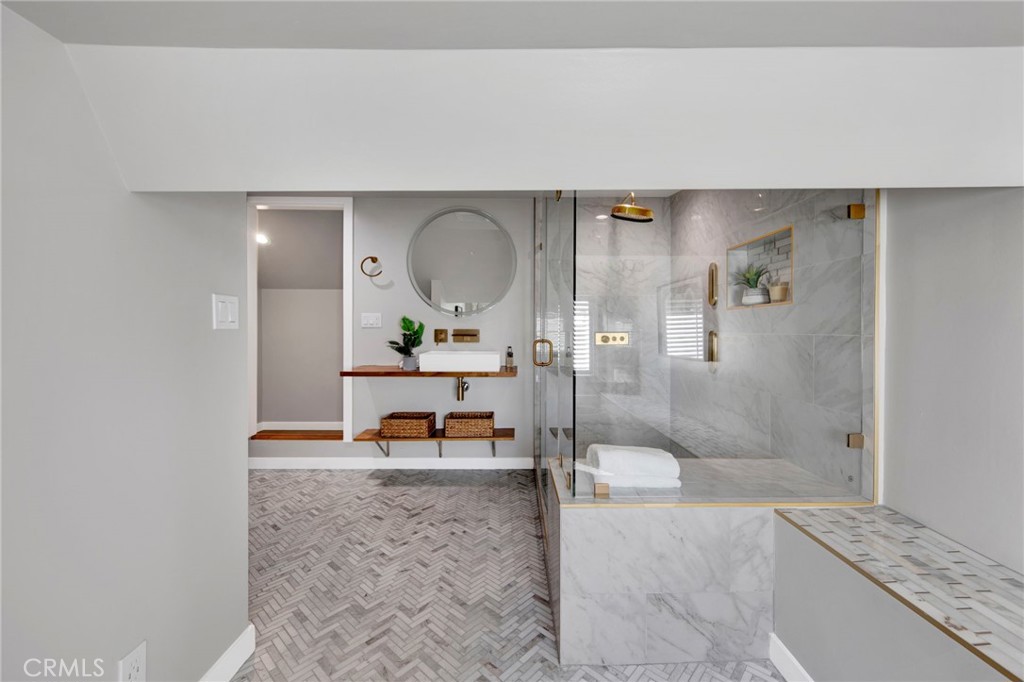 Artcraft Manor (AM) - Residential