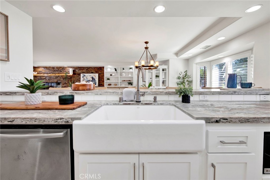 Artcraft Manor (AM) - Residential