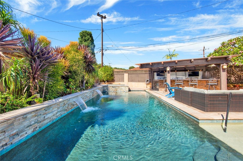 Artcraft Manor (AM) - Residential