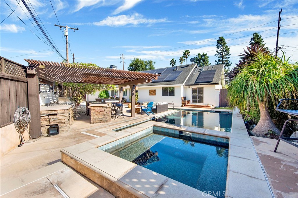 Artcraft Manor (AM) - Residential