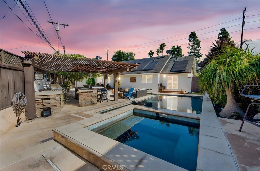 Artcraft Manor (AM) - Residential