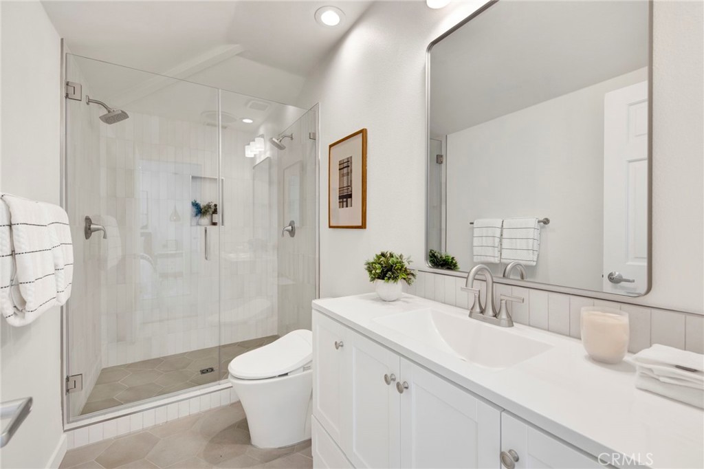 Artcraft Manor (AM) - Residential