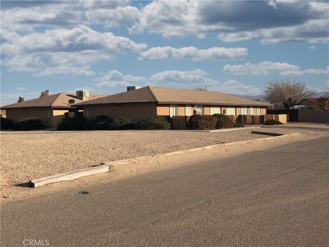 Photo of 22519 Lucilla RD, Apple Valley, CA 92308 (MLS # HD26118572)