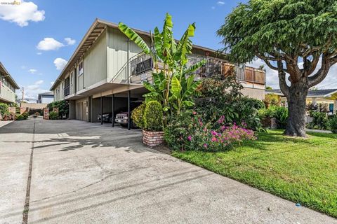 Photo of 76 Oakes Blvd. BLVD, San Leandro, CA 94577 (MLS # 41134219)