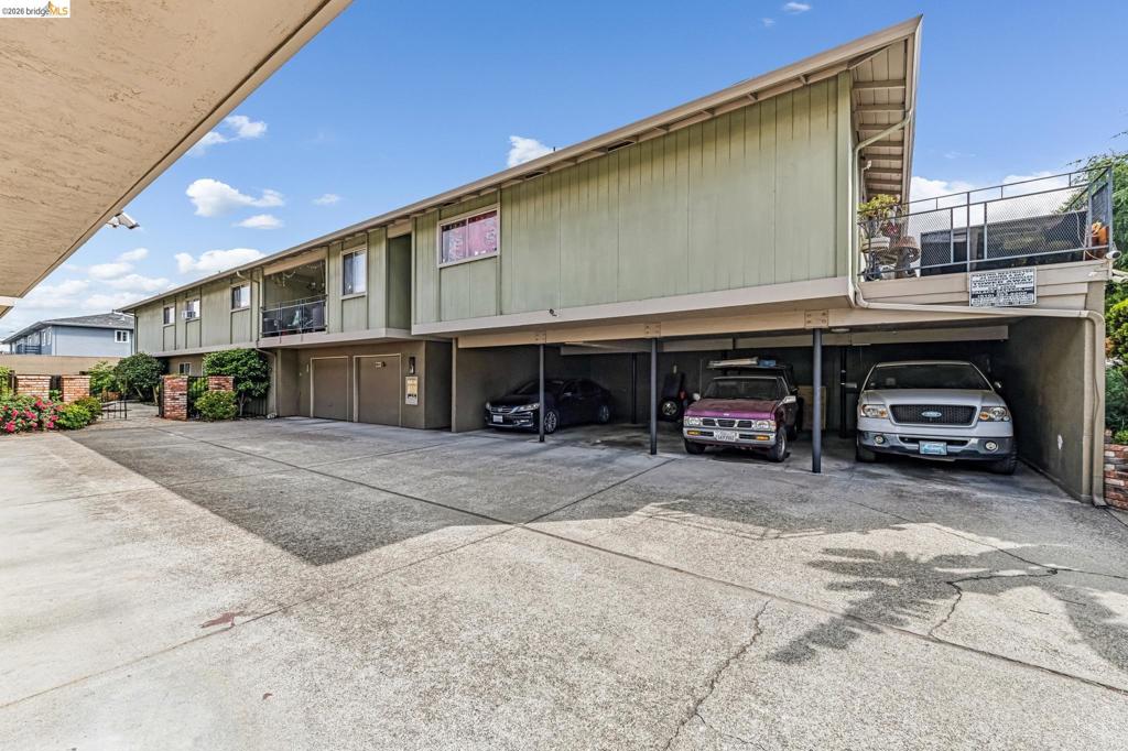 76 Oakes Blvd.