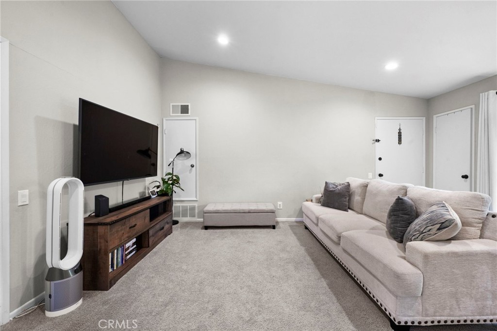 Casa Loma (CL) - Residential