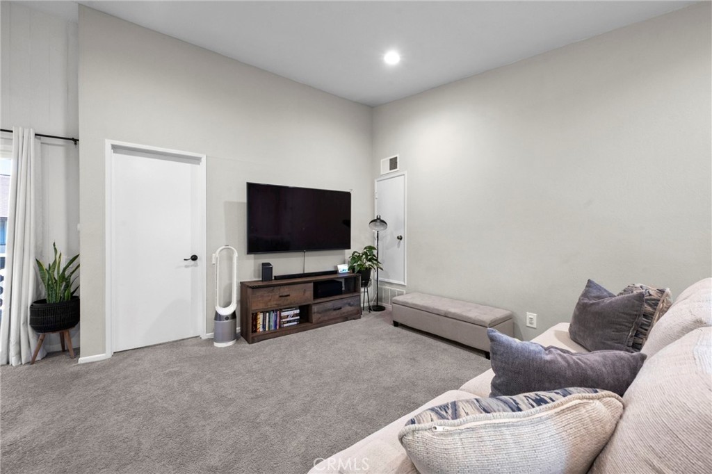 Casa Loma (CL) - Residential