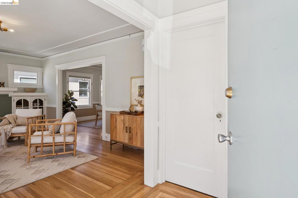 3027 Regent St