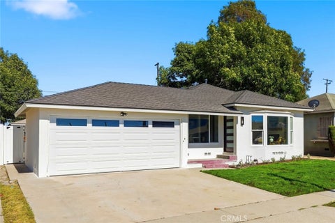 Photo of 2018 N Parmelee AVE, Compton, CA 90222 (MLS # PW26148816)