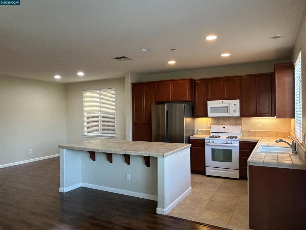 GARIN RANCH - Residential
