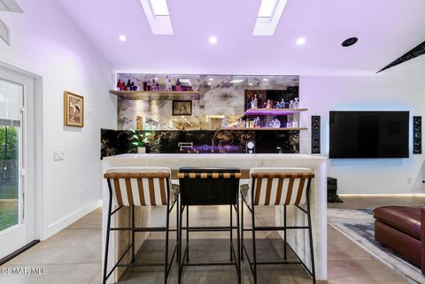 Tiny photo for 9998 Jamestown Street, Ventura, CA 93004 (MLS # 226000394)