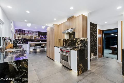 Tiny photo for 9998 Jamestown Street, Ventura, CA 93004 (MLS # 226000394)