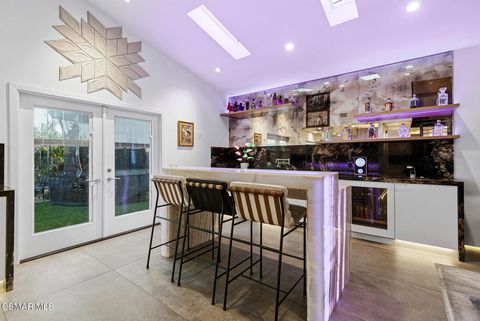 Tiny photo for 9998 Jamestown Street, Ventura, CA 93004 (MLS # 226000394)